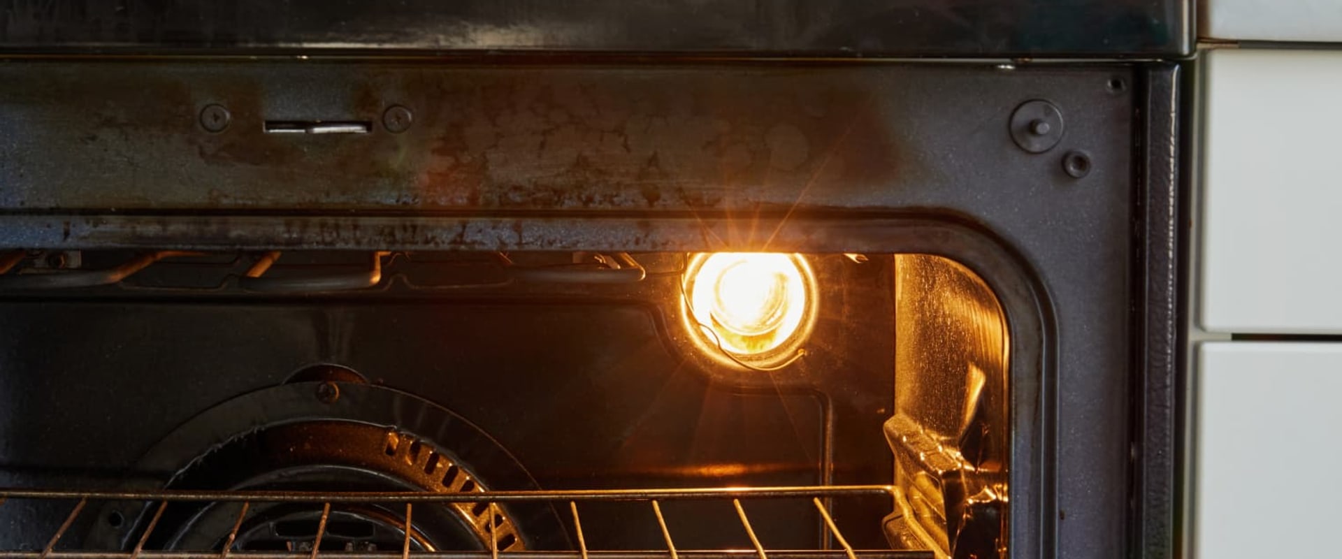 Replacing Oven Light Bulb: A Comprehensive Guide to Appliance Maintenance