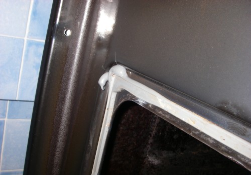 How to Check Your Oven Door Seal for Wear and Tear